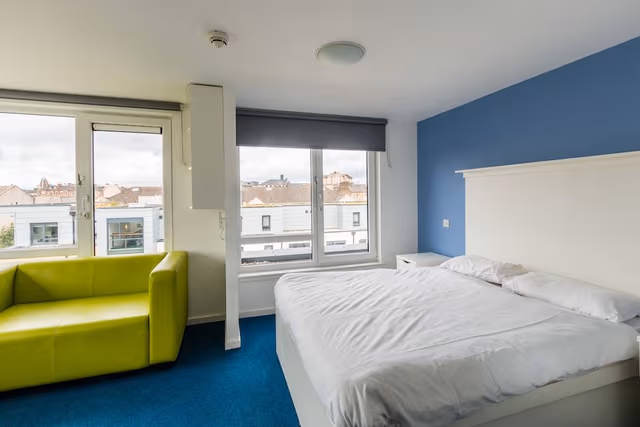 Studio (3/4 Double Bed - 120cm wide)