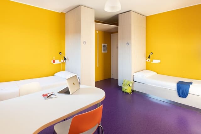Twin Room, 2 Twin Beds, Private Bathroom
