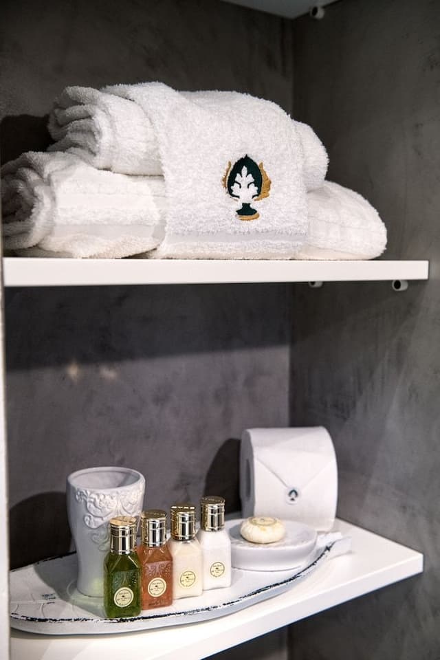Deluxe Suite, Annex Building
