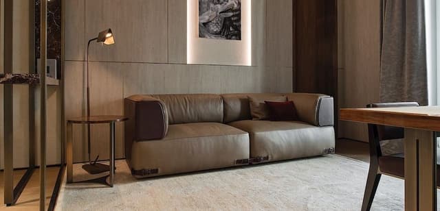 Deluxe Suite 4