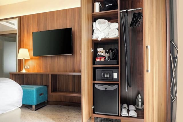 Superior Room, 1 King Bed, Balcony (Balcony)