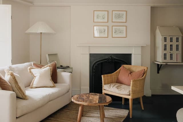 Coach House Large Guest Room
