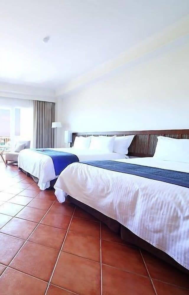 Deluxe Family with Sea View