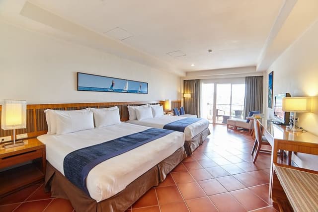 Deluxe Twin with Sea View