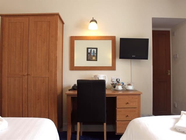 Twin room-Standard-Ensuite