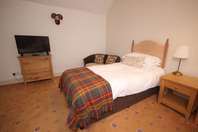 Twin Room, Garden View (Room 2)