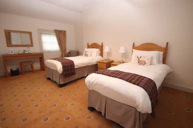Twin Room, City View (Room 4)