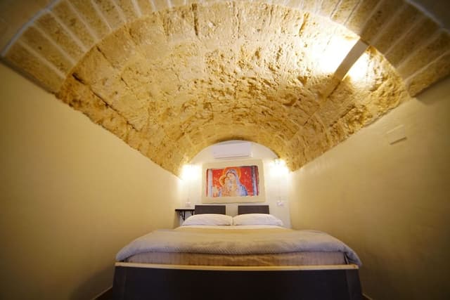 Double Room (U Cammarin)