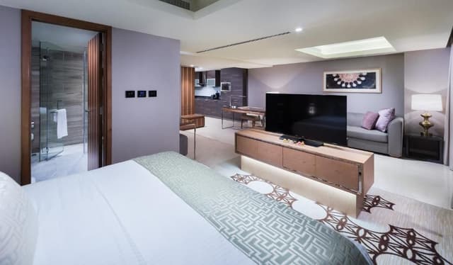 Deluxe Studio with One King Bed