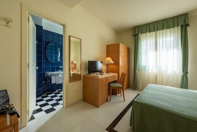 Classic Triple Room