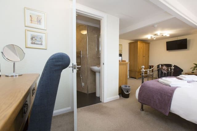Superior Double Room, Ensuite ( Room 5)