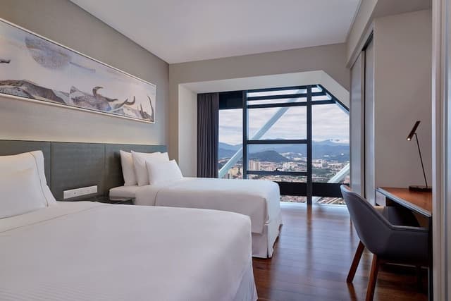 Suite, 3 Bedrooms
