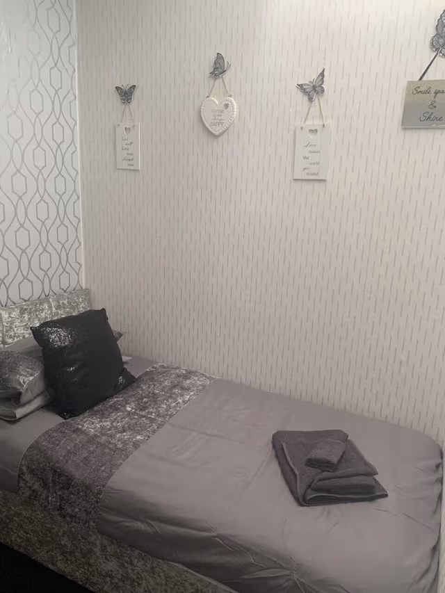 Single Room, Shared Bathroom