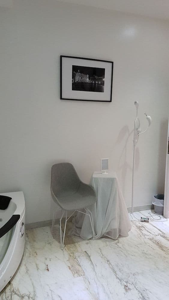 Deluxe Double or Twin Room (with hydromassage shower)