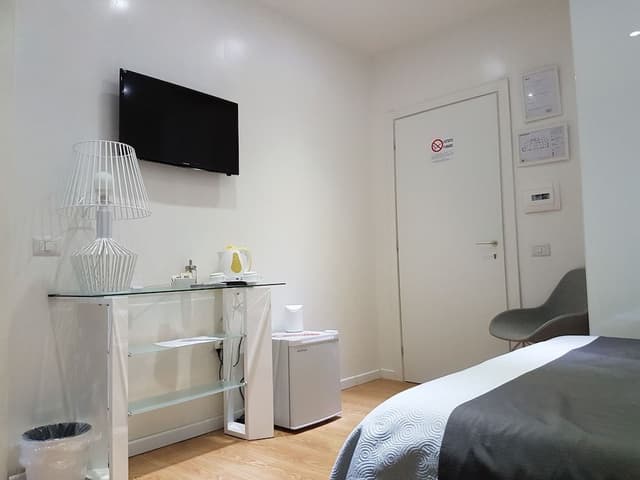 Deluxe Double or Twin Room (with hydromassage shower)