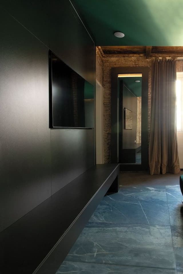Executive Studio Suite