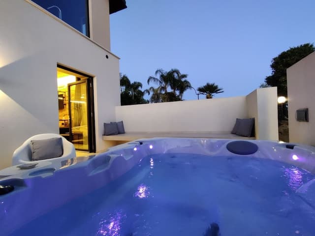 Luxury Suite