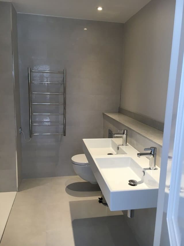 Suite, Corner