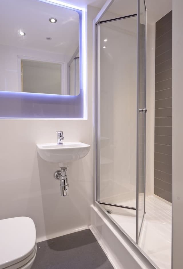 Standard Apartment, 4 Bedrooms, Kitchen (3/4 Double Bed - 120cm wide)