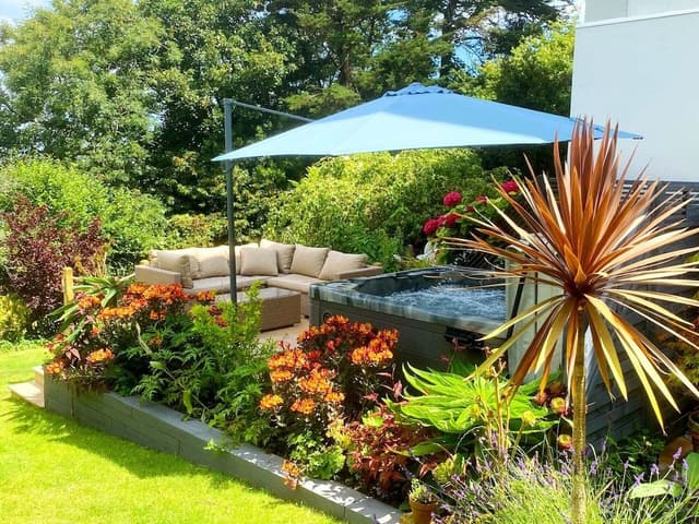 Luxury House, Ensuite, Garden View ((Three Bedroom))