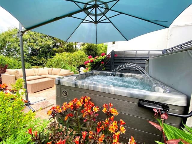 Luxury House, Ensuite, Garden View ((Three Bedroom))