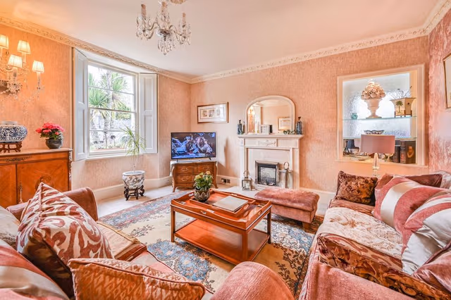 Luxury House, Ensuite, Garden View ((Three Bedroom))