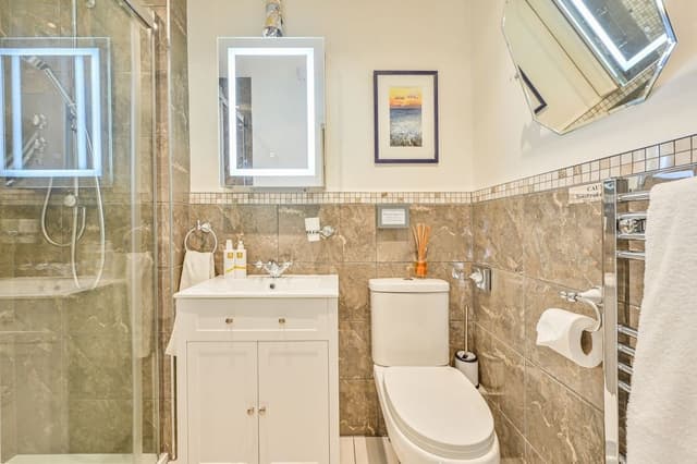 Standard Apartment, Ensuite, Garden View (with Shower)