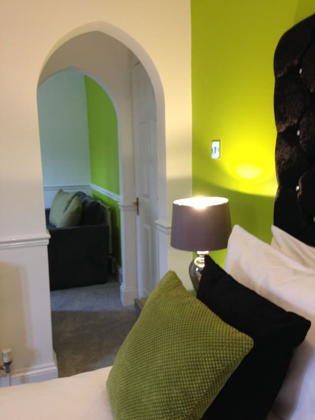 Double Room (Room 2)