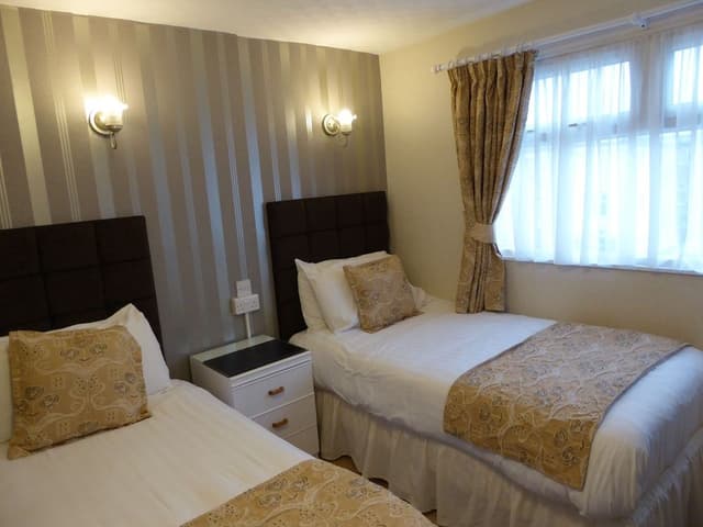 Standard Twin Room
