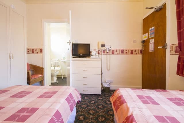 Twin Room (Large)