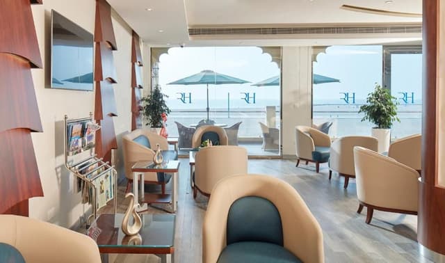 One-Bedroom Apartment with Beach View