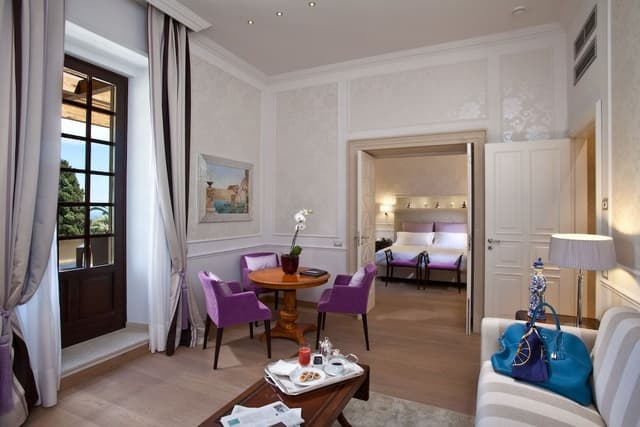 Suite (The Ashbee)