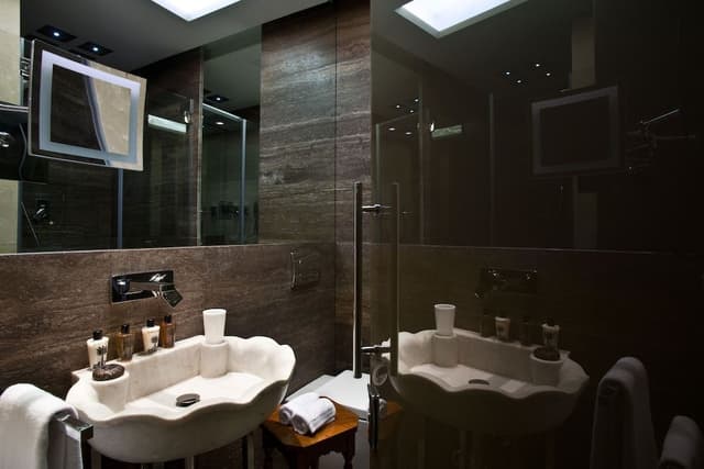 Suite (The Ashbee)
