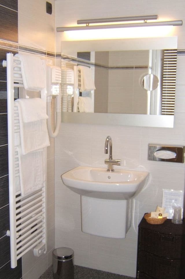 VIP double room with balneo bathtub