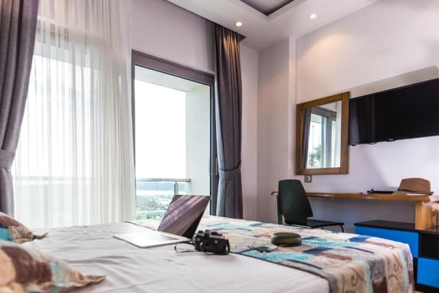 One-Bedroom Apartment with Sea View