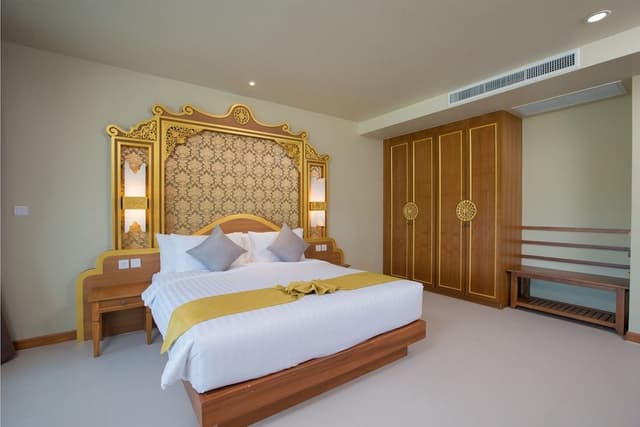 Deluxe Family Room