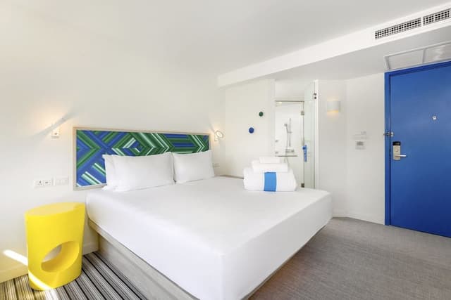 Room, 1 King Bed (COSI)