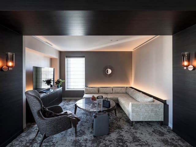 [Single Use] Espacio Suite with Lounge Access, Non Smoking