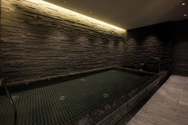 [Single Use] Espacio Suite with Lounge Access, Non Smoking