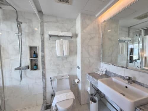 Deluxe Partial Sea View Room