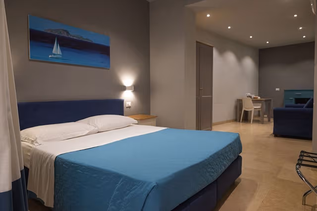 Junior Suite, 1 Queen Bed, Non Smoking