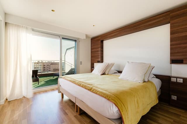 Suite, Sea View