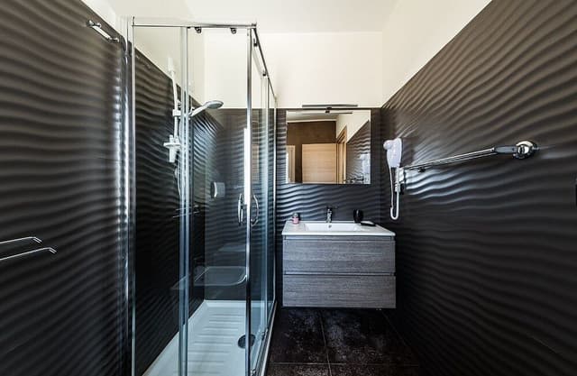 Comfort Room, 1 Double Bed, Ensuite