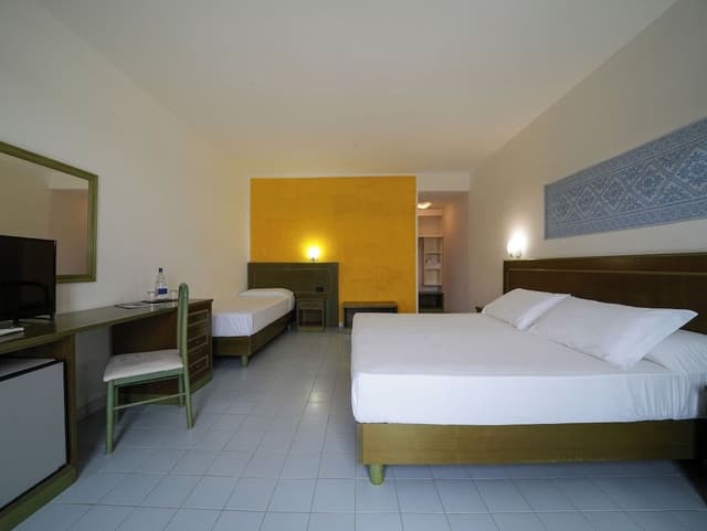 Triple Room