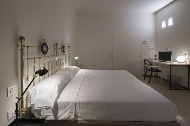 Comfort Room, Accessible, Ground Floor