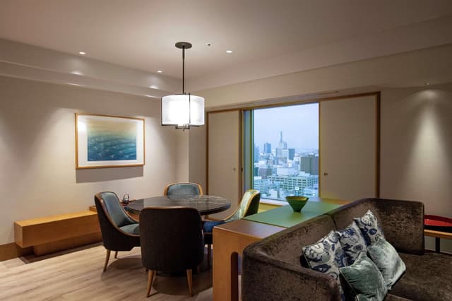 King Executive Suite