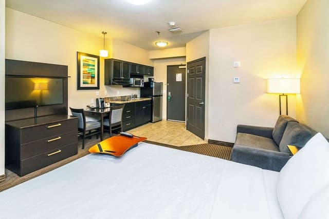 Room, 1 Queen Bed, Non Smoking (Efficiency)