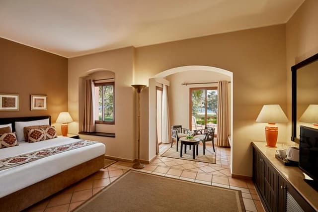 Deluxe, Queen or Twin Bed, Garden View