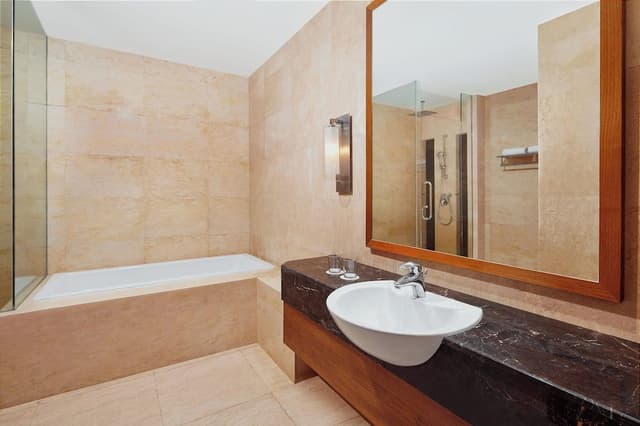Deluxe Suite, 1 King Bed, Sea View
