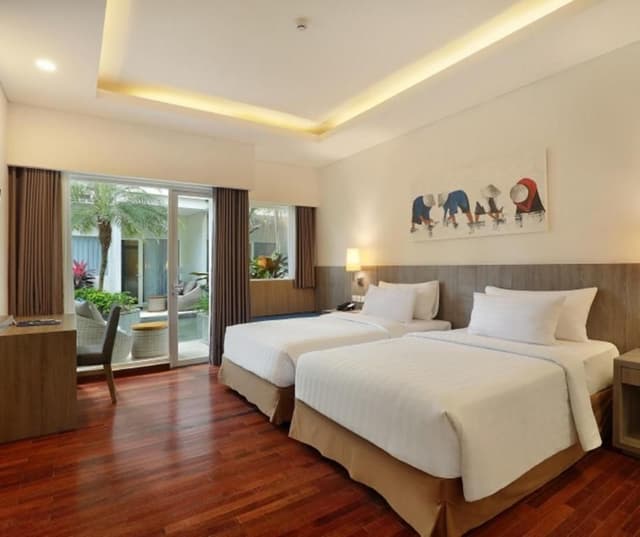 Deluxe Lagoon View Room